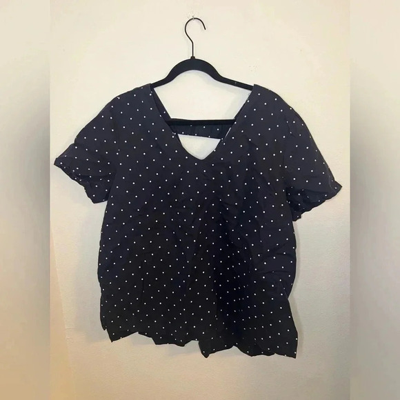 Ellen Tracy linen blue and white polka dot top♥️ - Picture 2 of 4